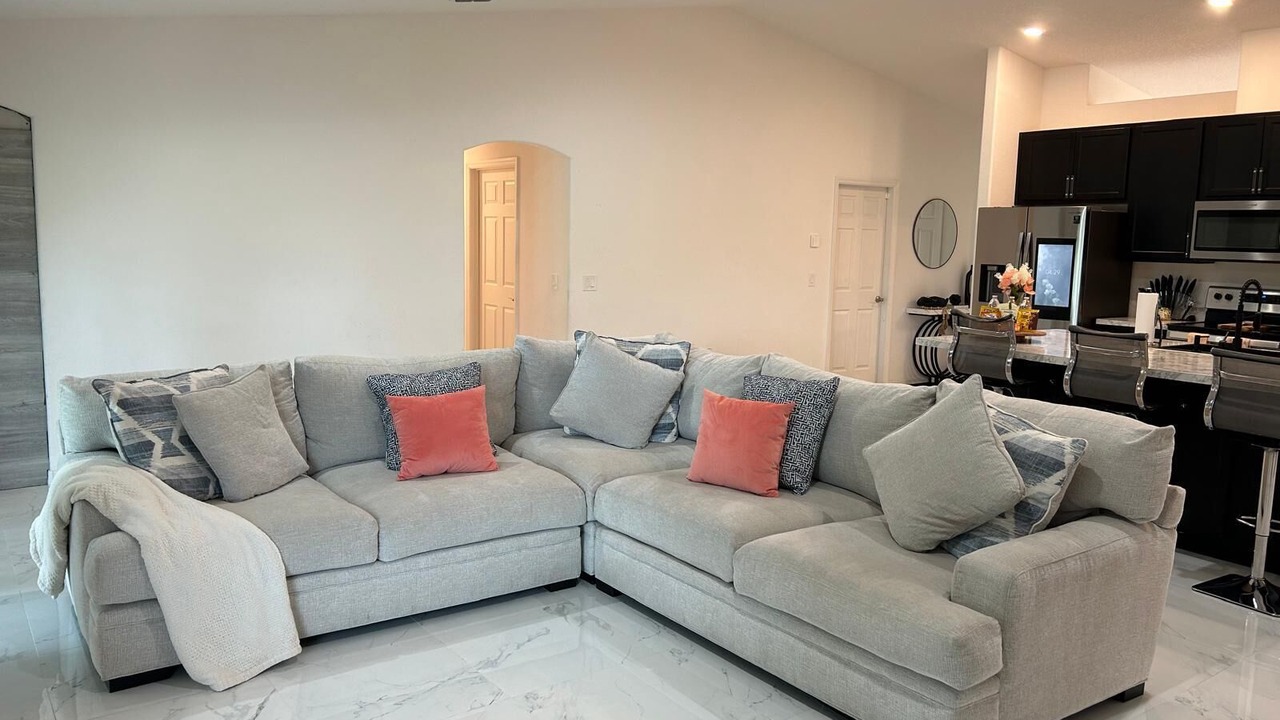 Photo of Livingroom in Deltona Lakes