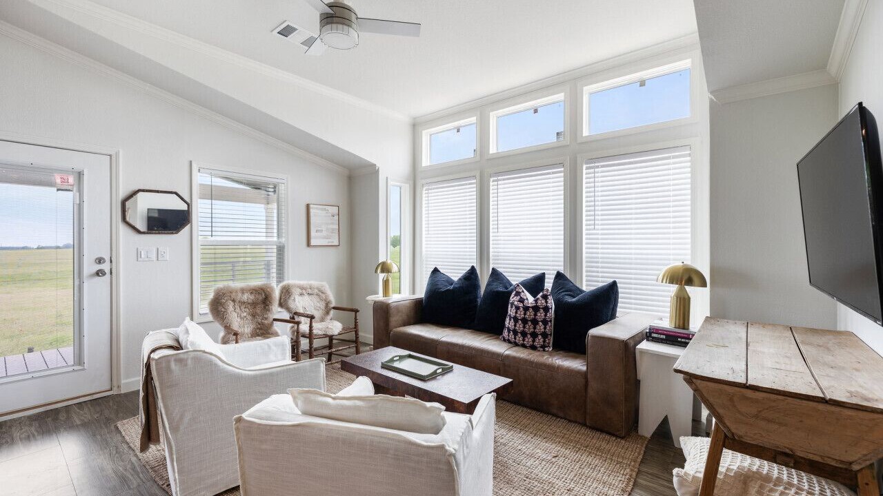 Photo of Livingroom in Carmine