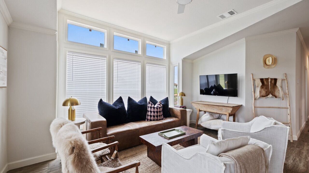 Photo of Livingroom in Carmine