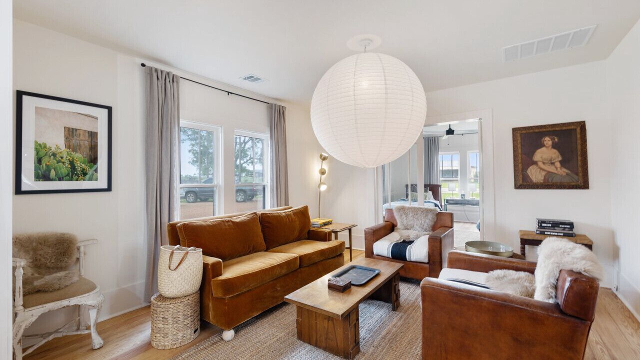 Photo of Livingroom in Carmine