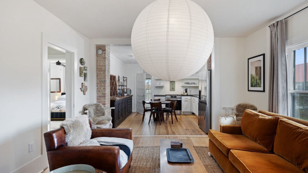 Photo of Livingroom in Carmine