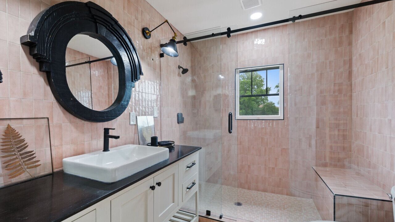 Photo of Bathroom in Carmine