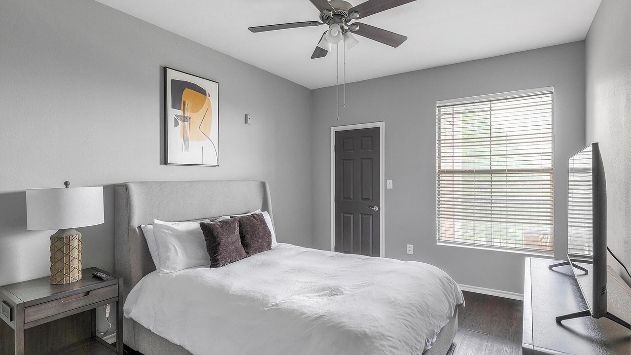 Photo of Bedroom in Fossil Creek