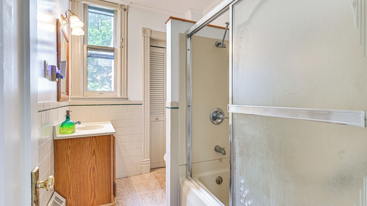 Photo of Bathroom in Town of Broome