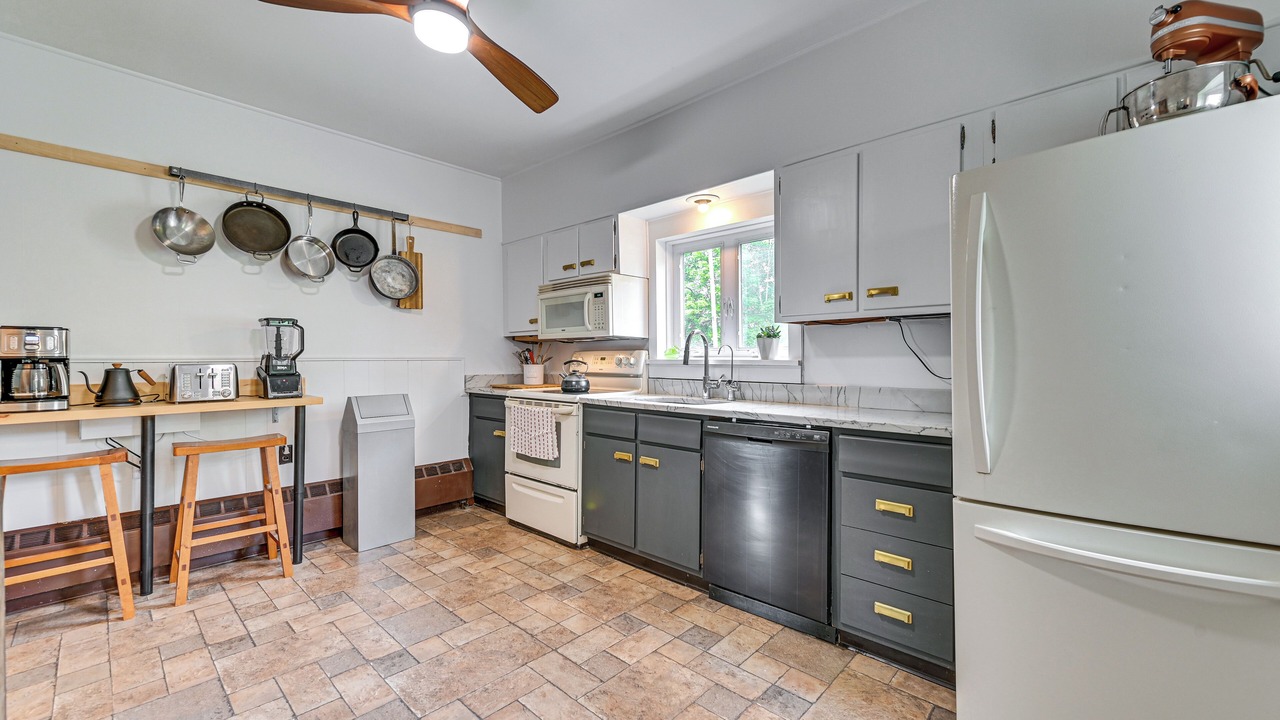 Photo of Kitchen in Town of Broome