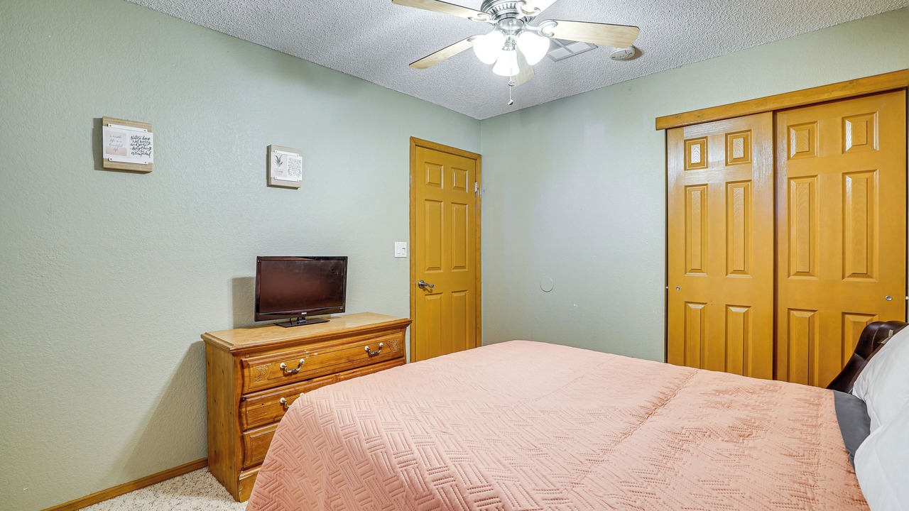 Photo of Bedroom in Biggs Field