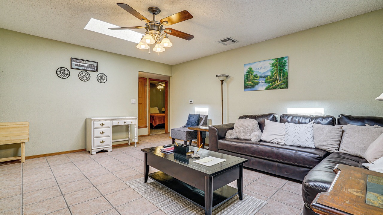 Photo of Livingroom in Biggs Field