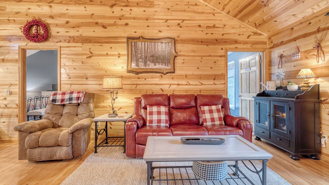 Photo of Livingroom in Eagle Mountain