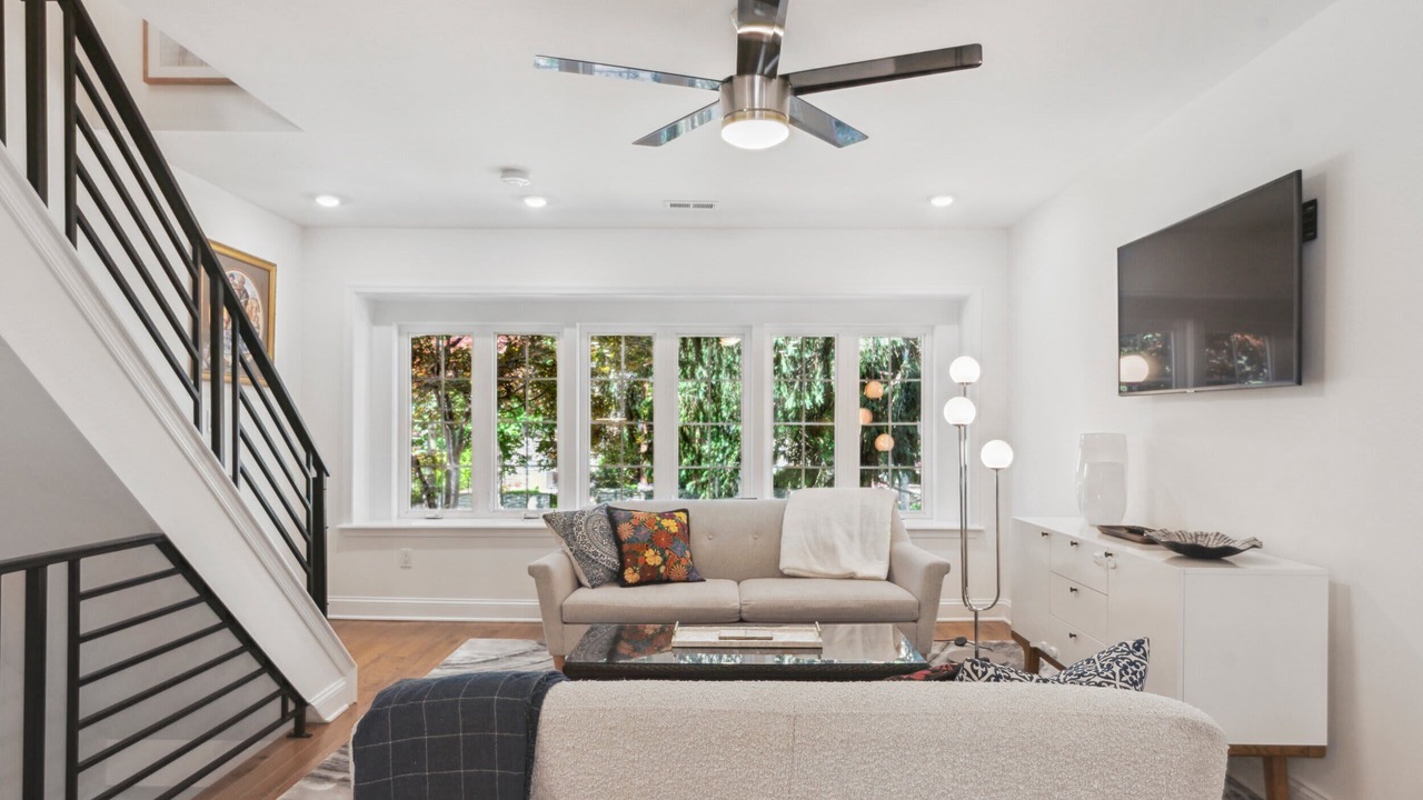 Photo of Livingroom in East Mount Airy