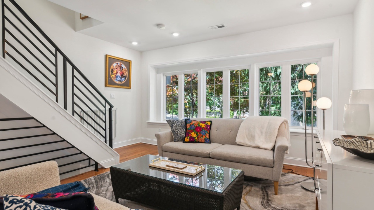 Photo of Livingroom in East Mount Airy