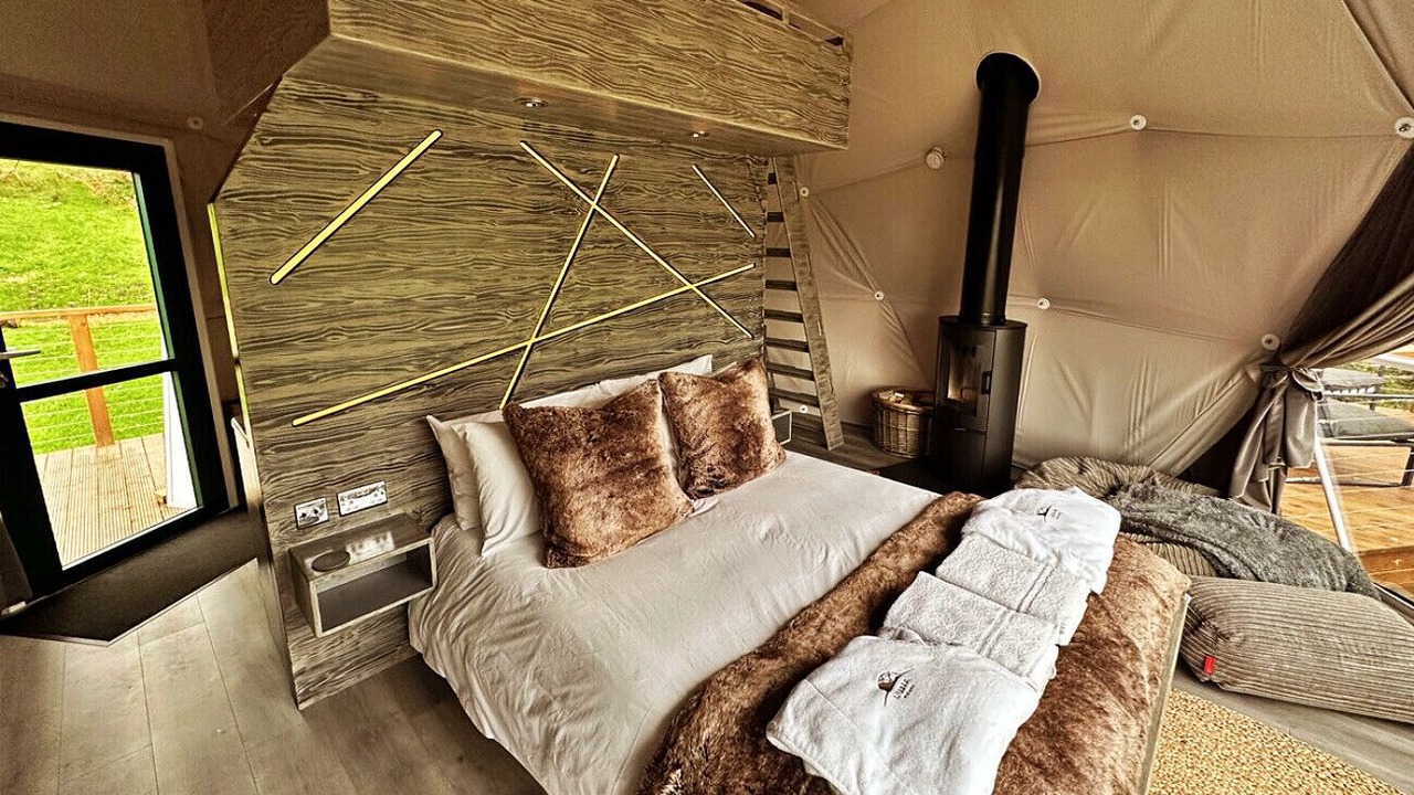 Photo of Bedroom in Chiddingstone Hoath