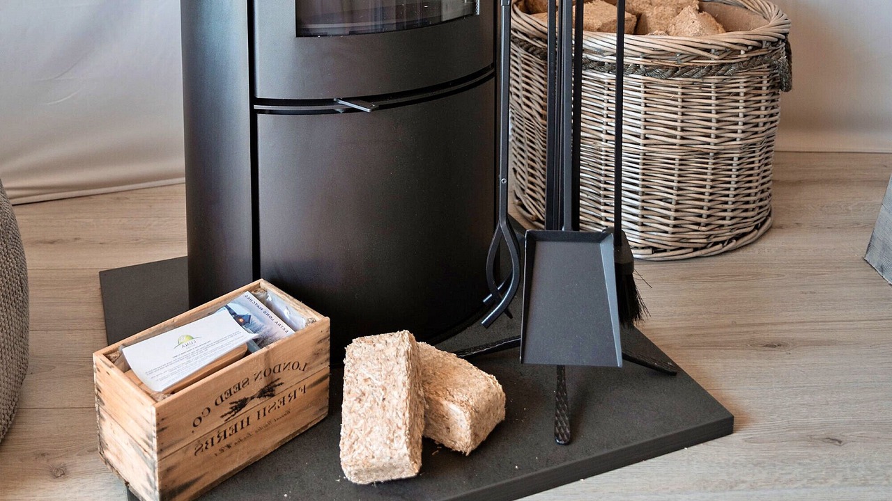 Photo of Livingroom in Chiddingstone Hoath