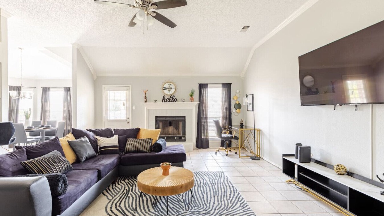 Photo of Livingroom in Haltom City