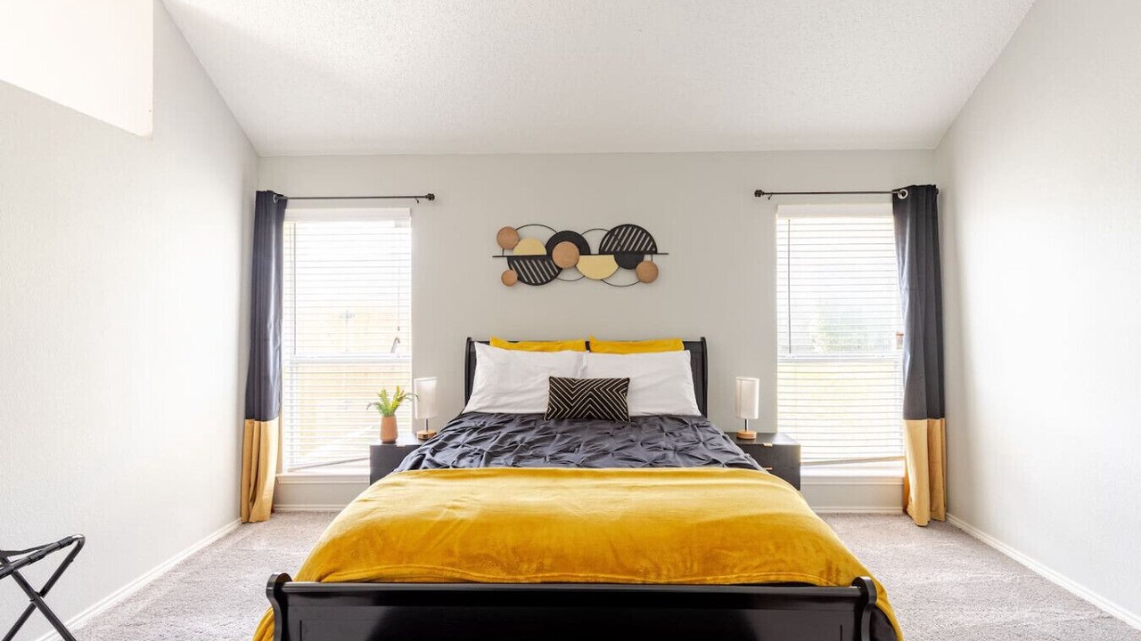 Photo of Bedroom in Haltom City