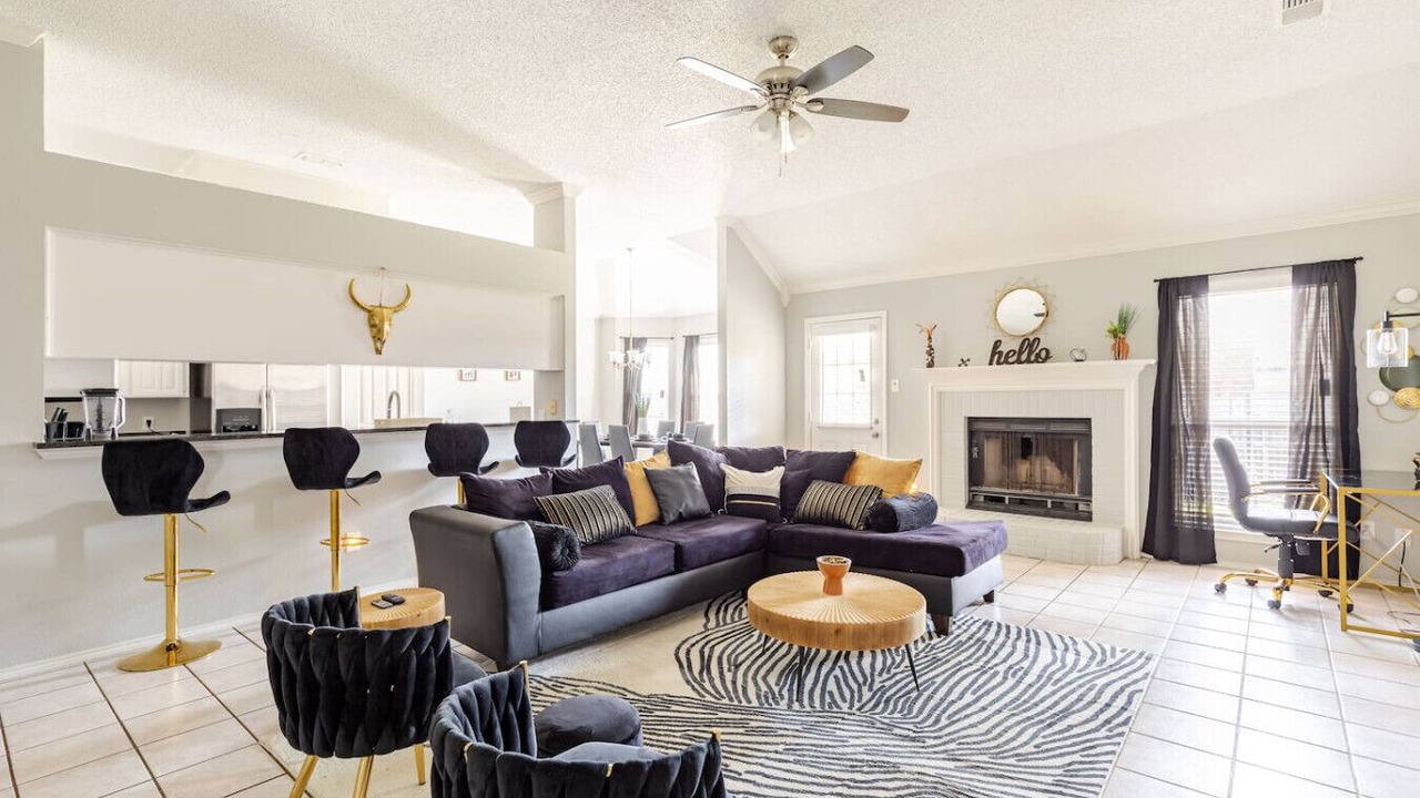Photo of Livingroom in Haltom City
