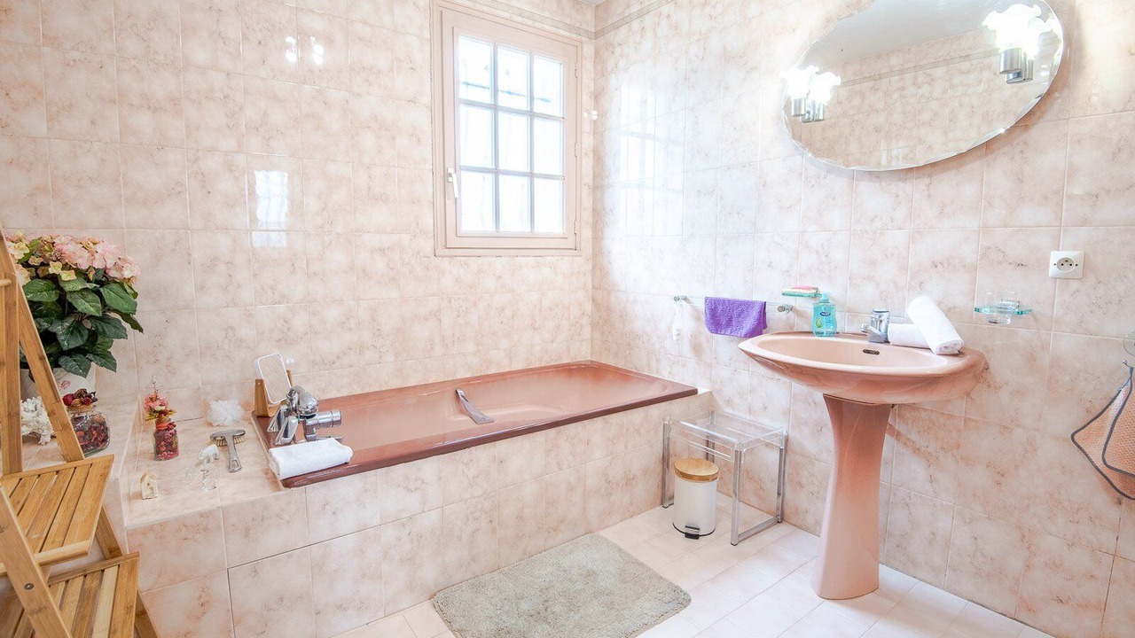 Photo of Bathroom in Amboise