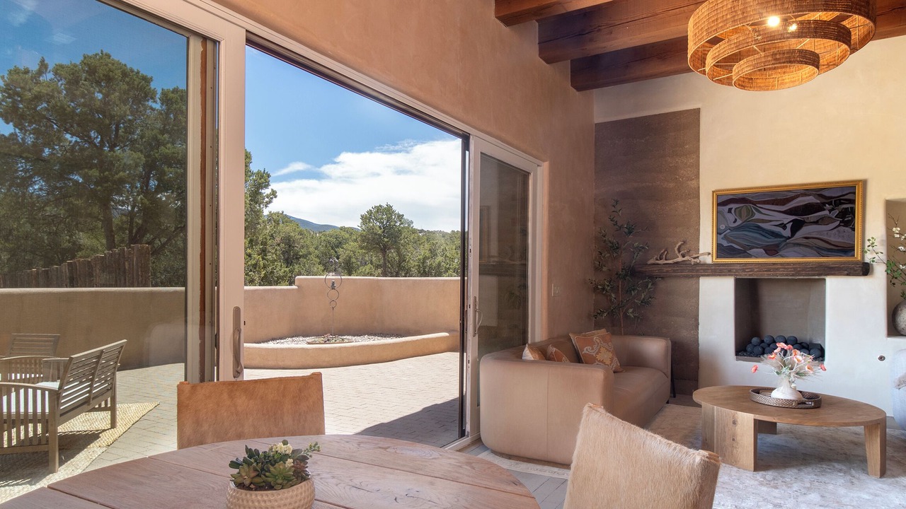 Photo of Livingroom in Tesuque