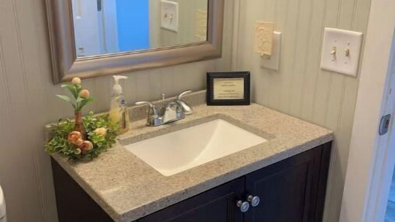 Photo of Bathroom in Huddleston