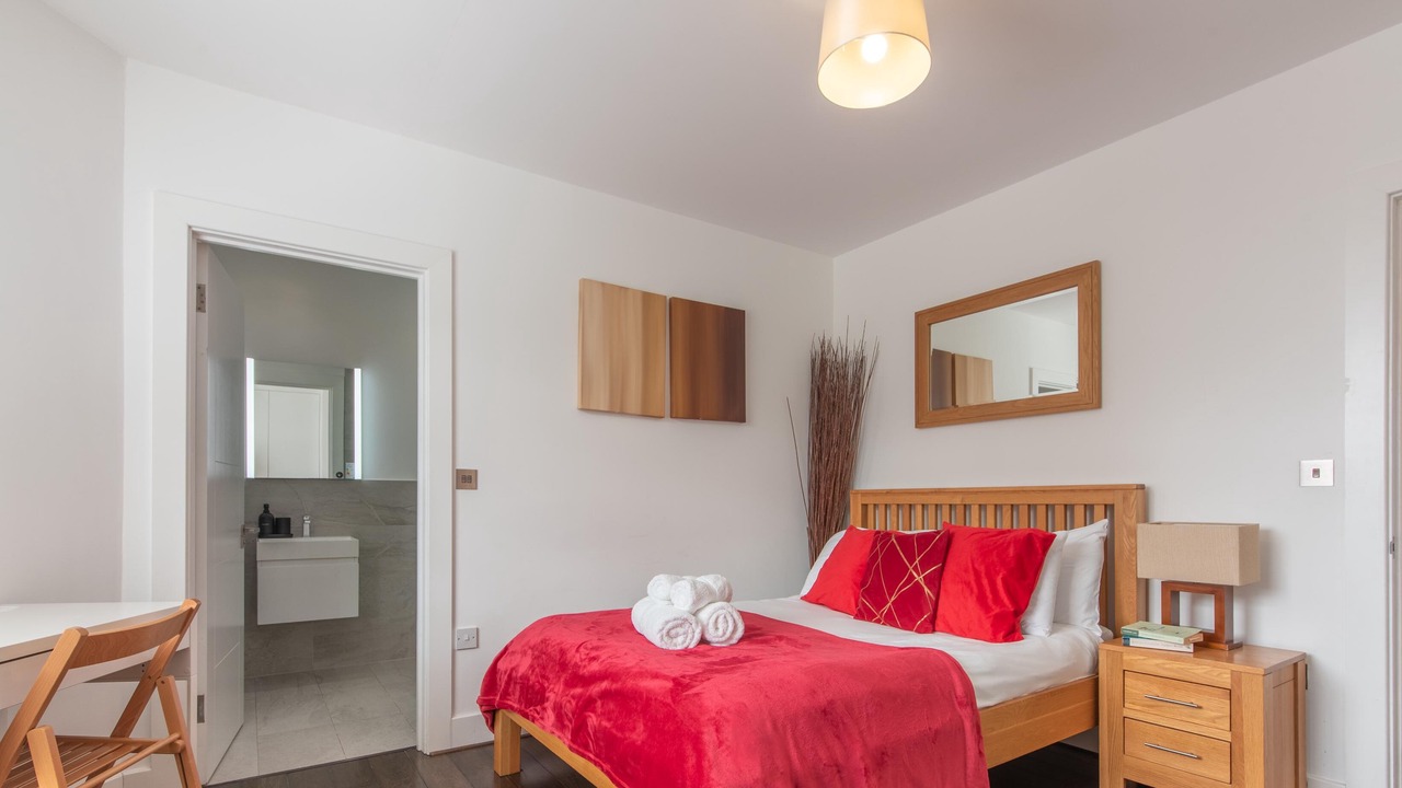 Photo of Bedroom in Reading City Centre