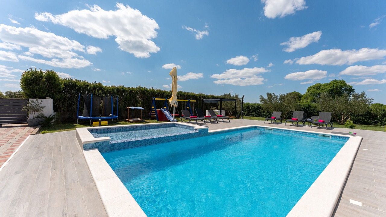 Photo of Outdoor in Tinj