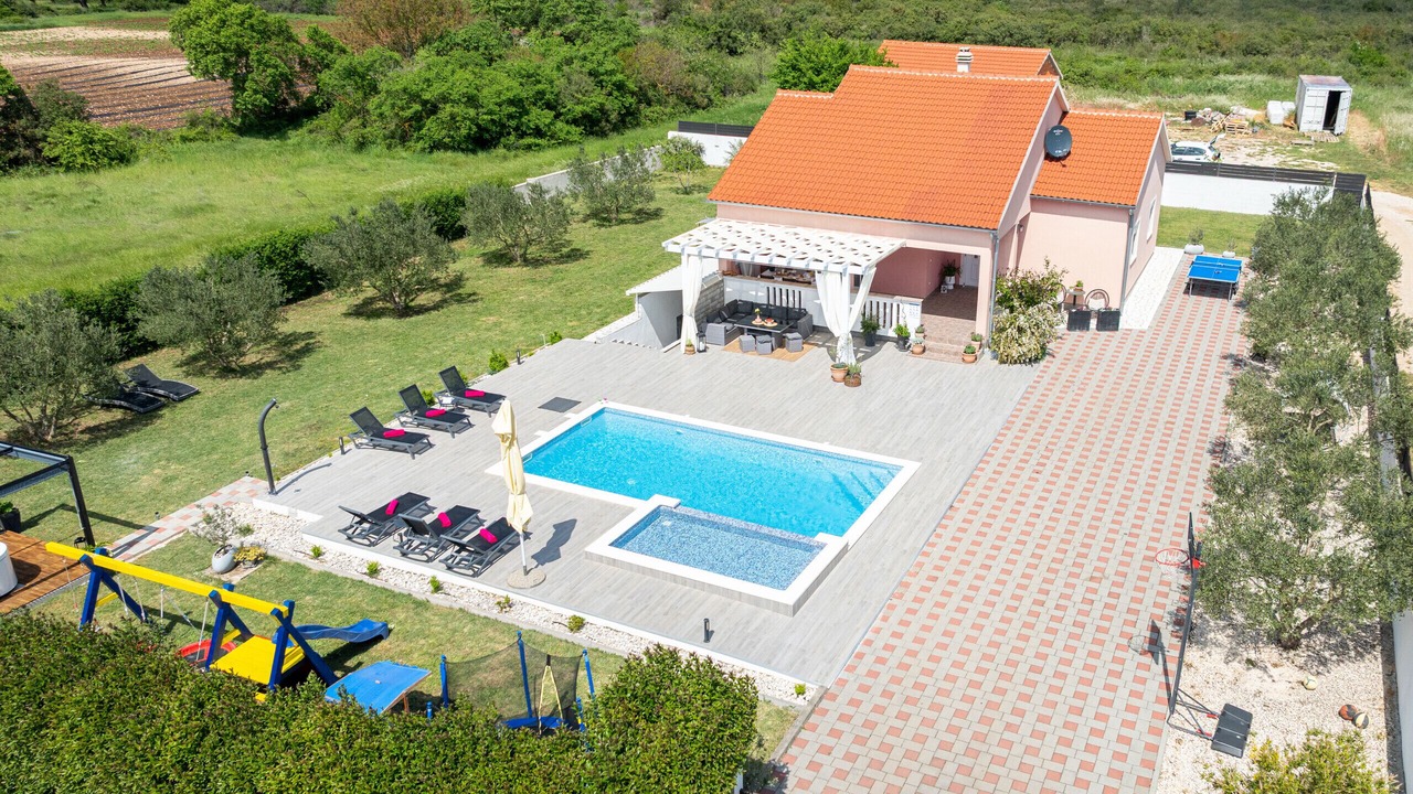 Photo of Outdoor in Tinj