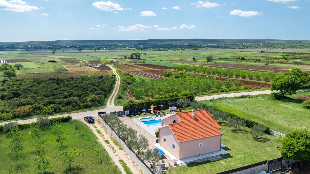 Photo of Outdoor in Tinj