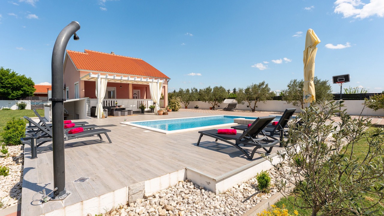 Photo of Outdoor in Tinj