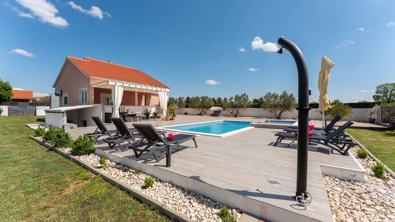 Photo of Outdoor in Tinj