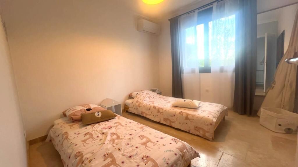 Photo of Bedroom in Entraigues-sur-la-Sorgue