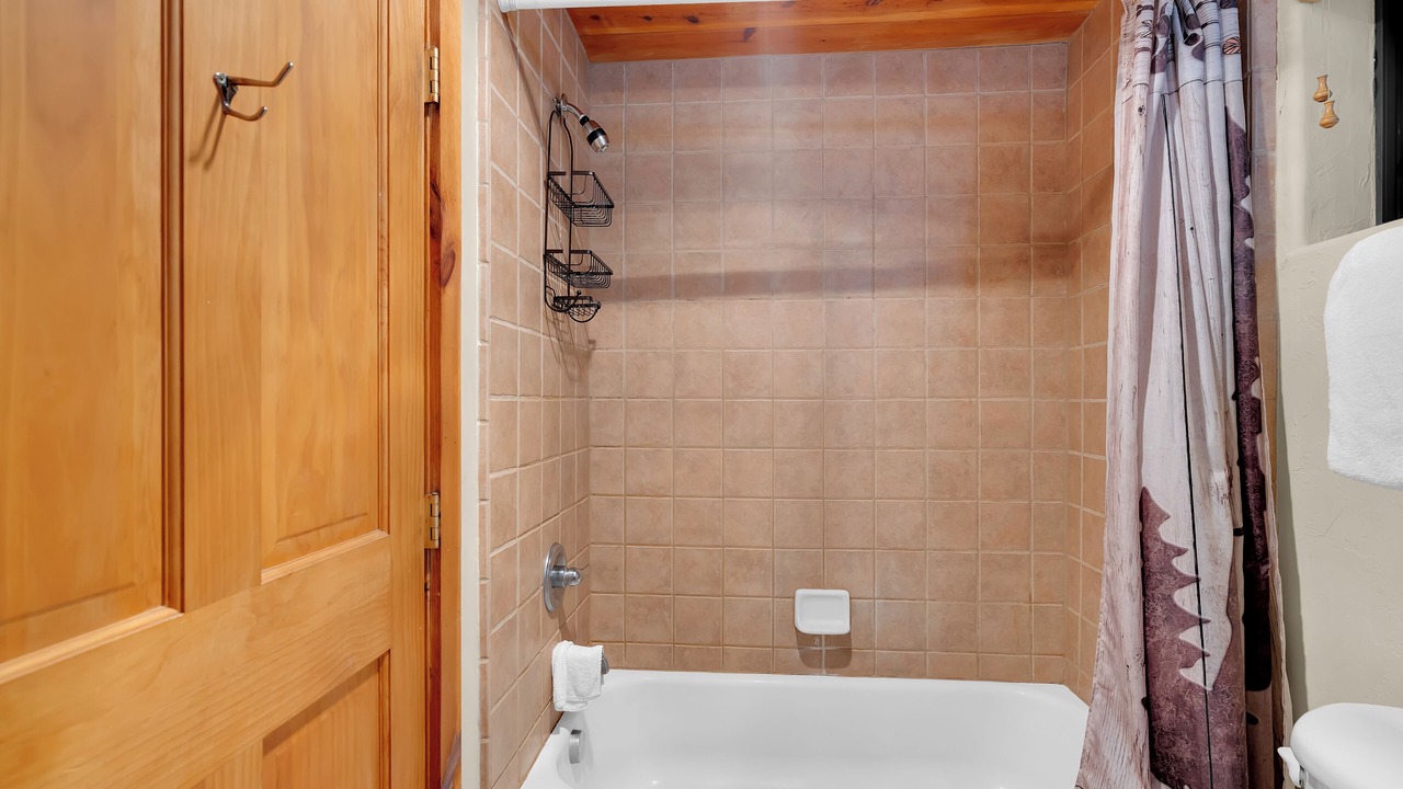 Photo of Bathroom in Summerhaven