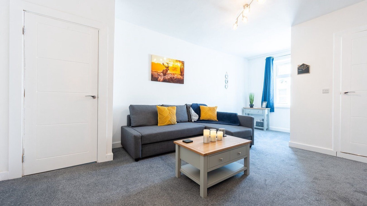 Photo of Livingroom in Dowlais