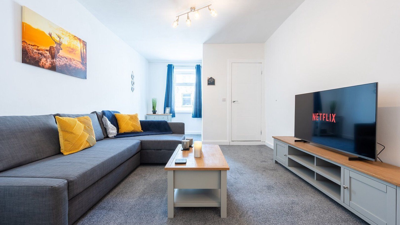 Photo of Livingroom in Dowlais