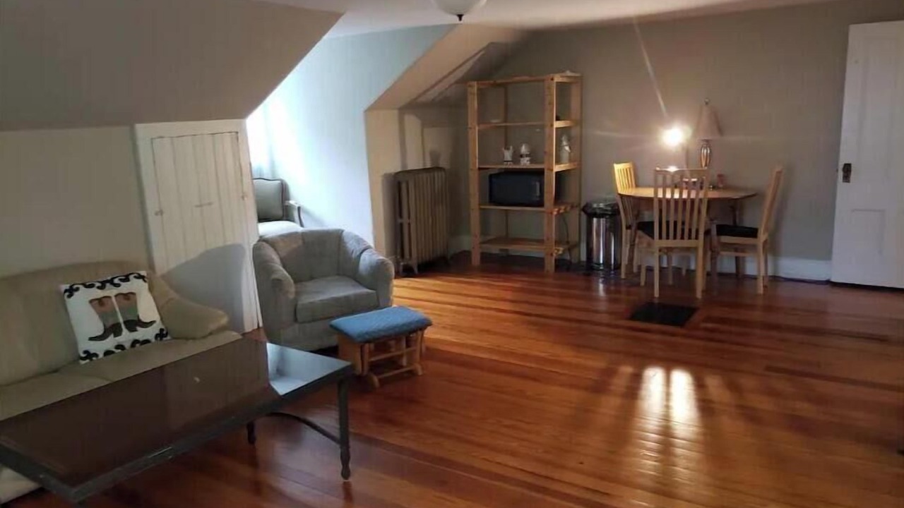 Photo of Livingroom in Belmont