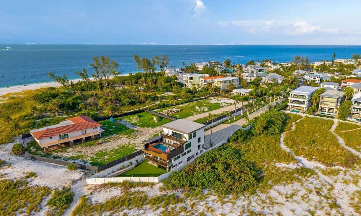 Photo of Others in Anna Maria