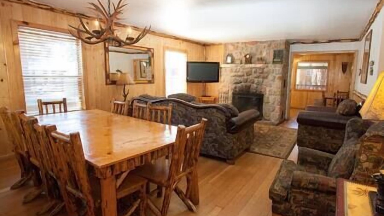 Photo of Livingroom in Lakeside Park