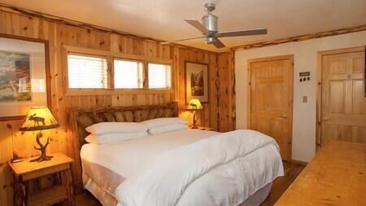 Photo of Bedroom in Lakeside Park