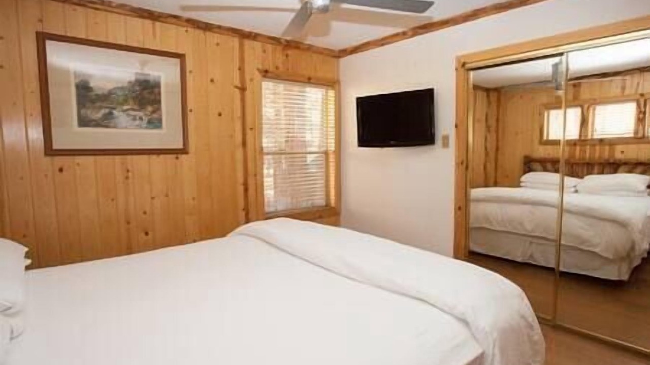 Photo of Bedroom in Lakeside Park