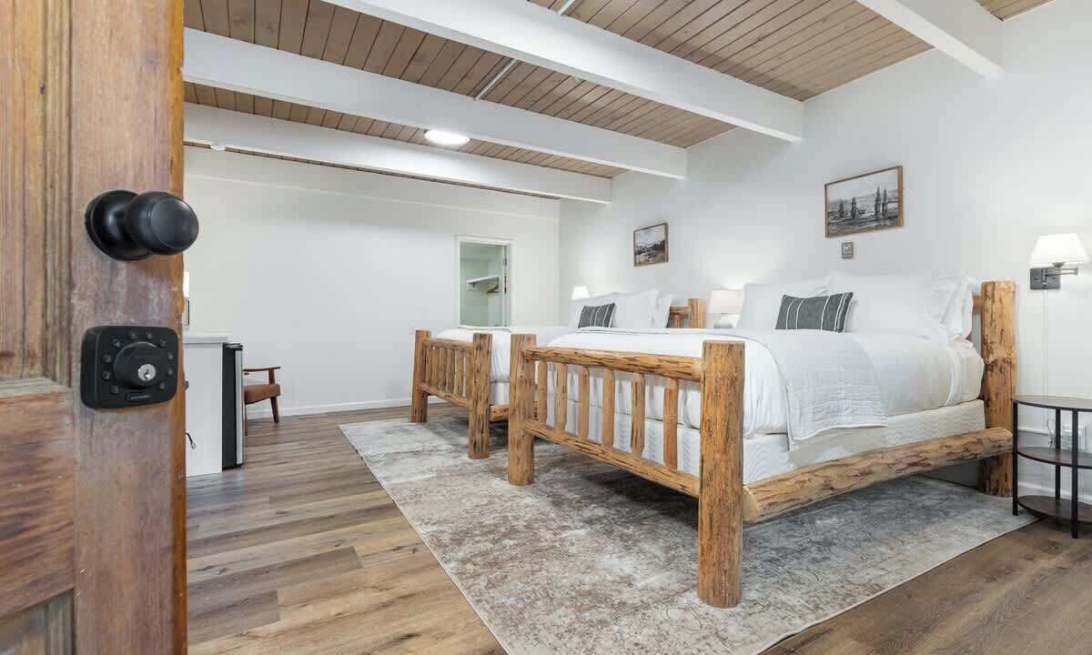 Photo of Bedroom in Springville