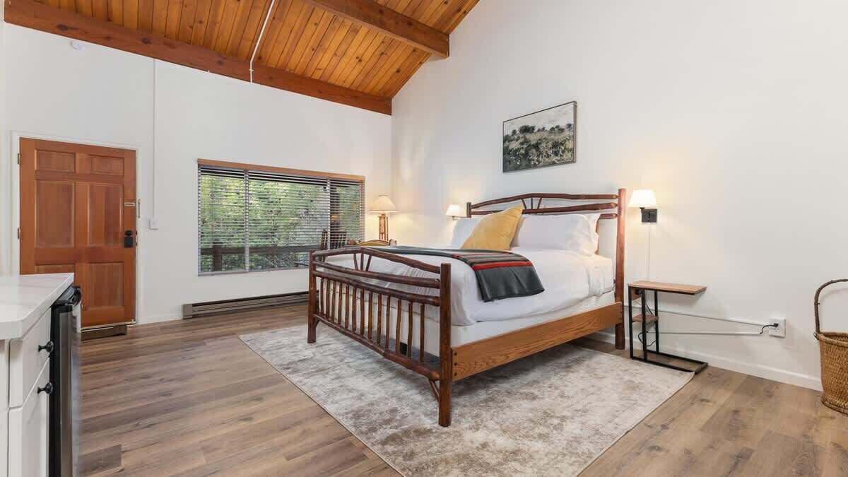 Photo of Bedroom in Springville