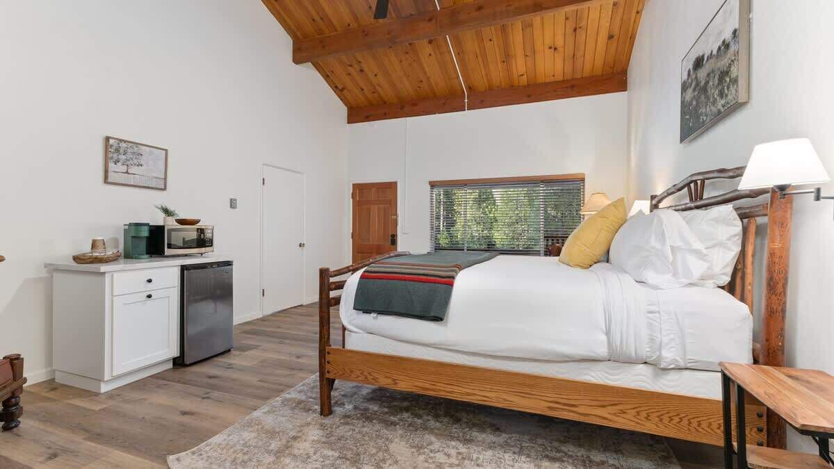 Photo of Bedroom in Springville