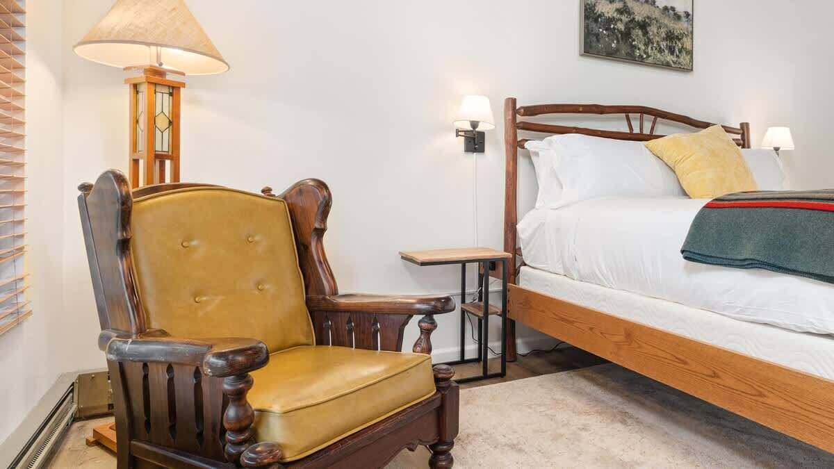 Photo of Bedroom in Springville