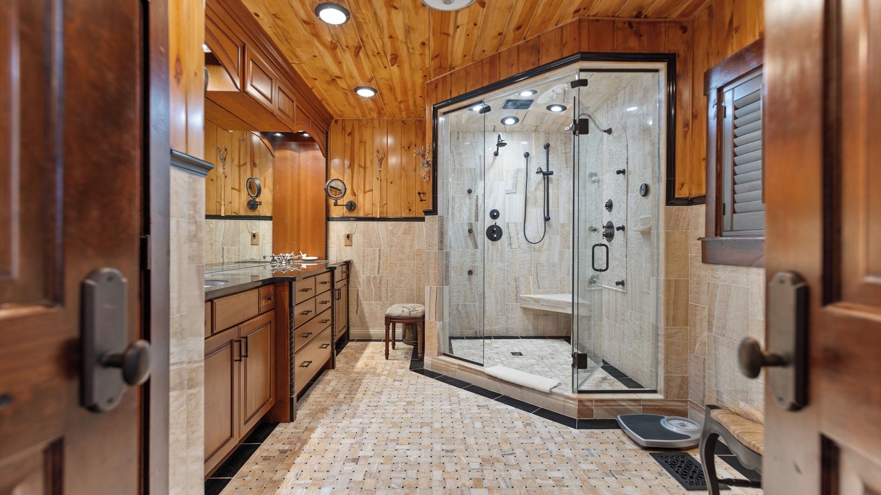 Photo of Bathroom in Versailles