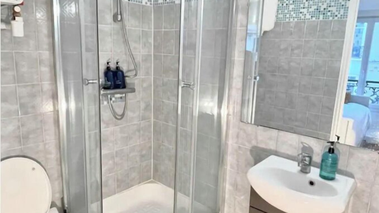 Photo of Bathroom in Arsenal