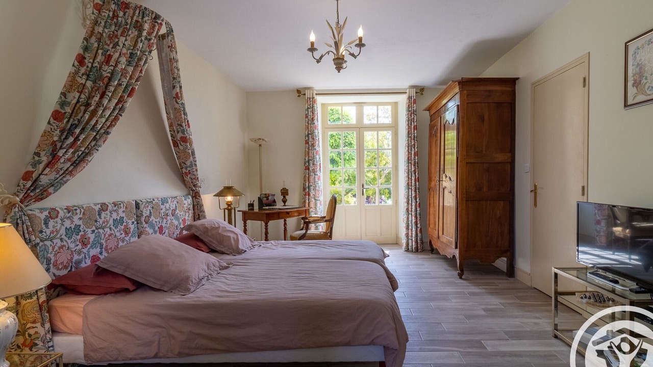 Photo of Bedroom in Saint-Georges-sur-Layon