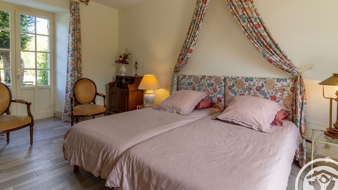 Photo of Bedroom in Saint-Georges-sur-Layon