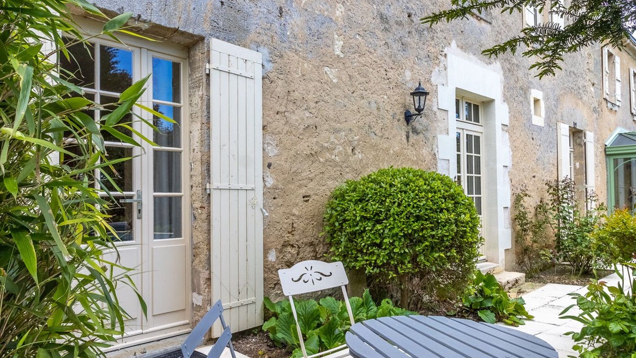 Photo of Patio Balcony in Saint-Georges-sur-Layon