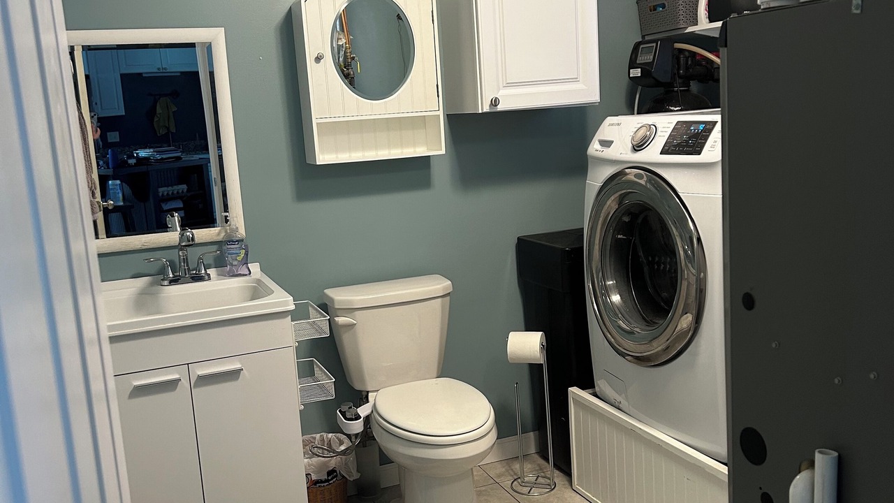 Photo of Bathroom in Maple Lake