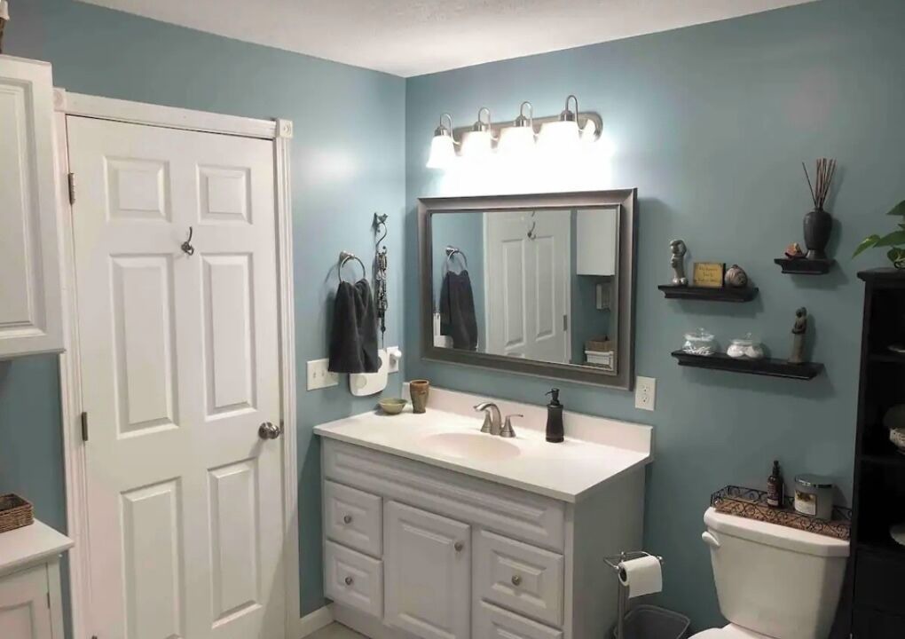Photo of Bathroom in Maple Lake