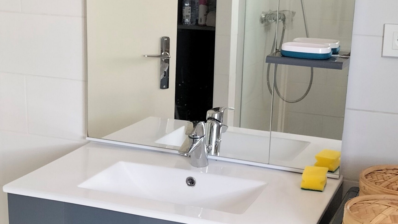 Photo of Bathroom in Larbey