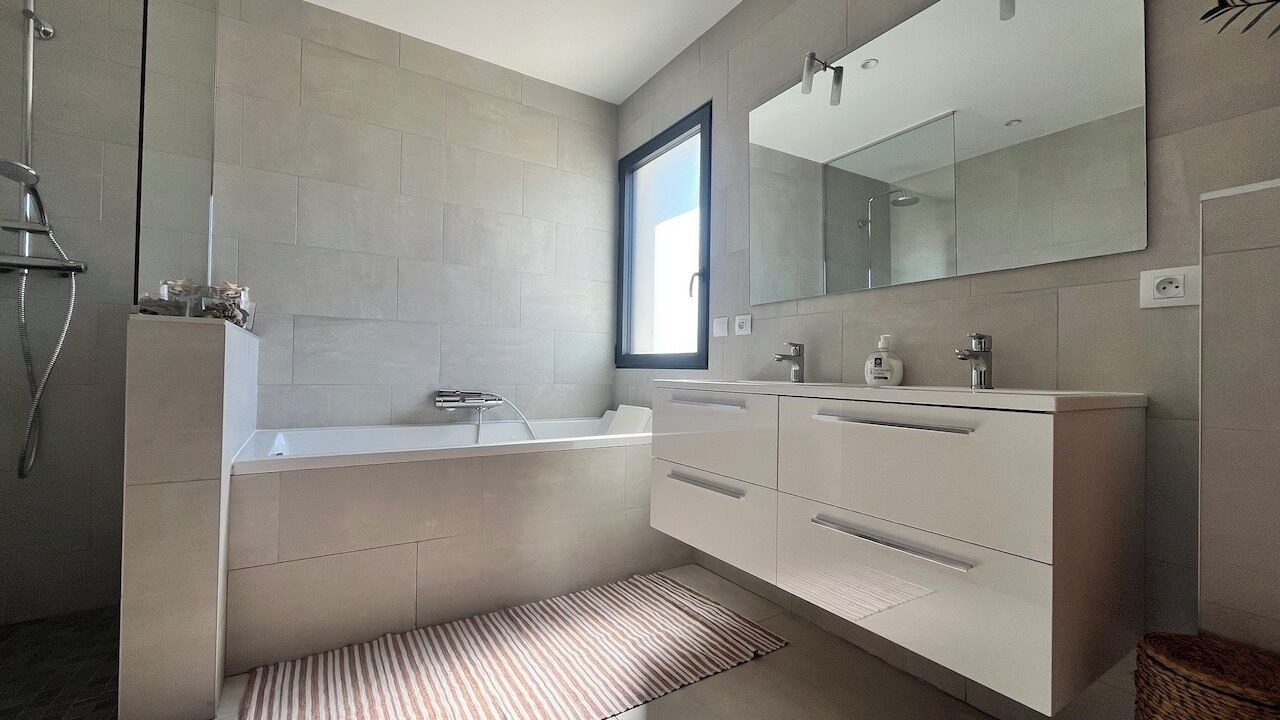 Photo of Bathroom in Montaud